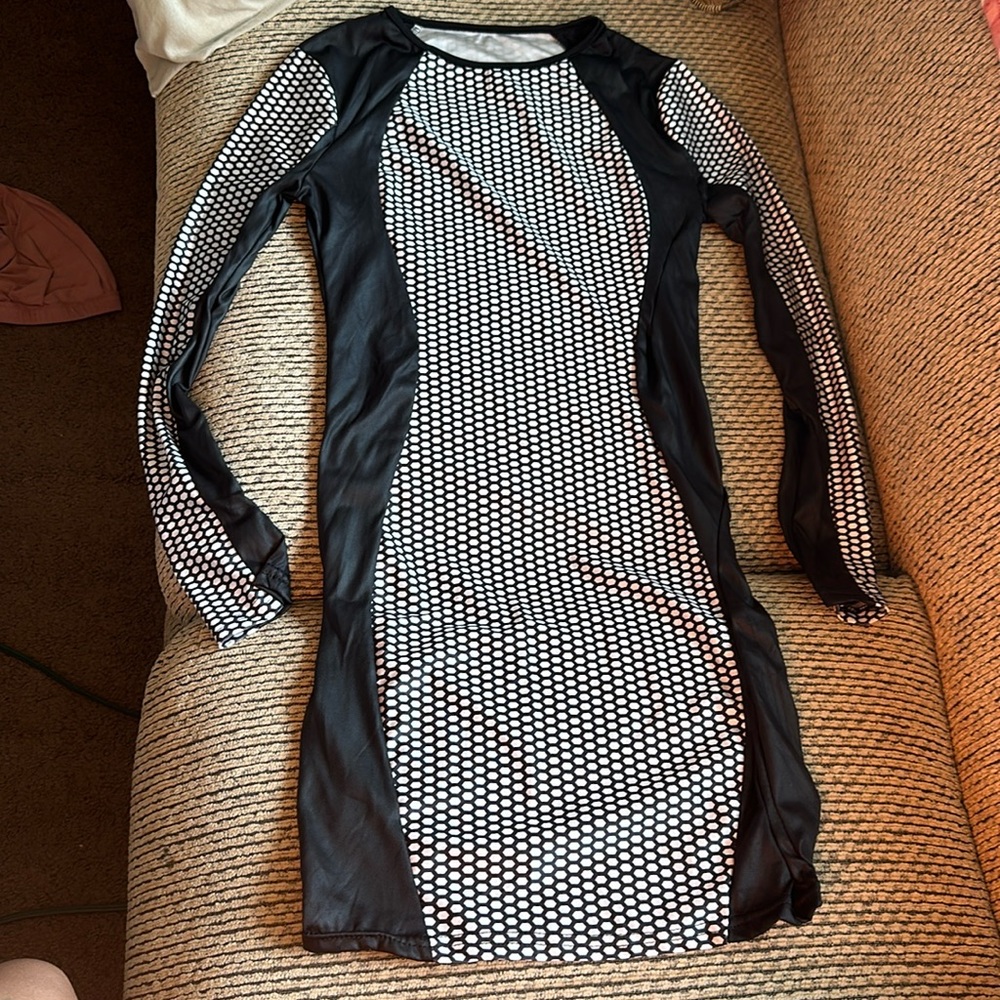 Black white midi dress